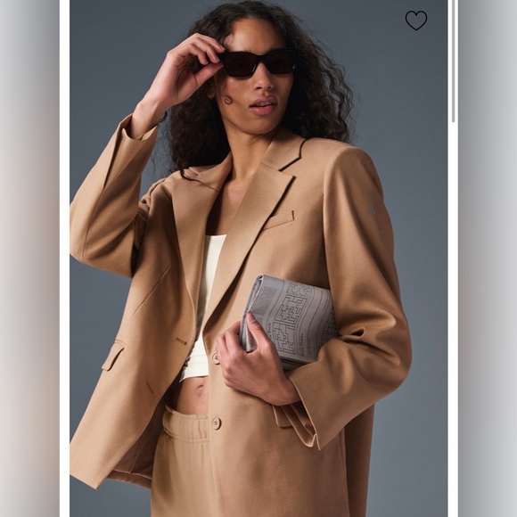 Alo First Class Blazer, Toasted Almond, Size M - Picture 2 of 5